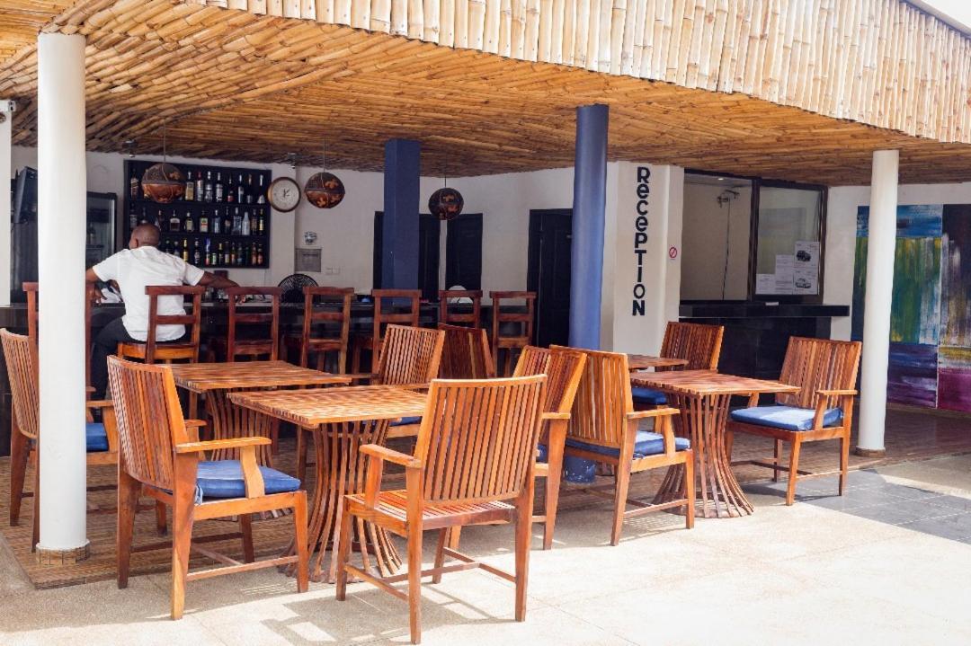 Hotel Seaside Ломе Екстер'єр фото